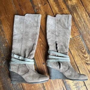EMU Knee High Wedge Boots US 9